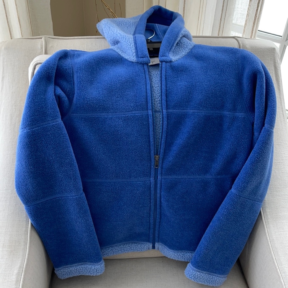 Patagonia blue fleece jacket.